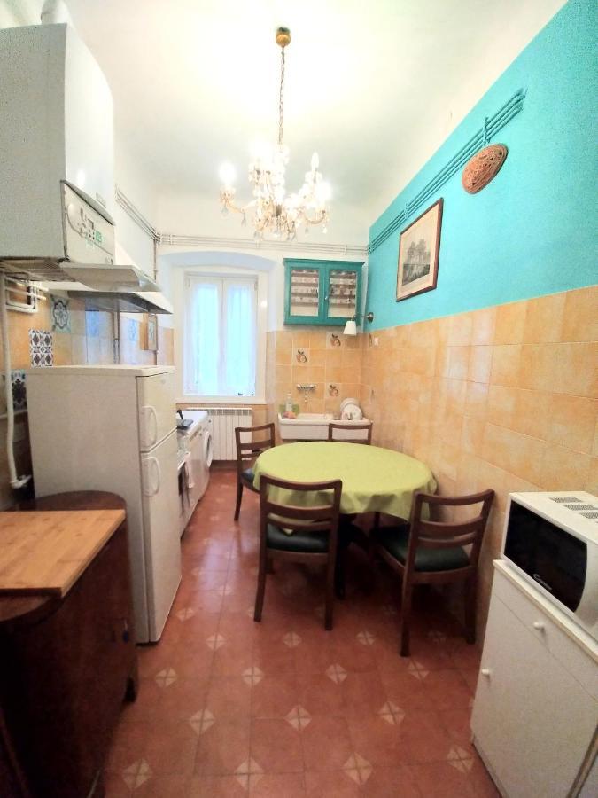 Casa Antica - Historical Apartment In Old City Center ตรีเอสเต ภายนอก รูปภาพ