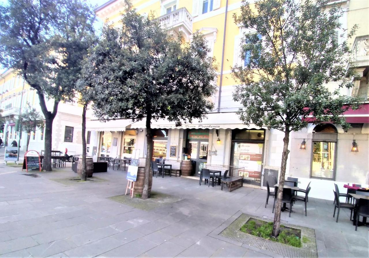 Casa Antica - Historical Apartment In Old City Center ตรีเอสเต ภายนอก รูปภาพ