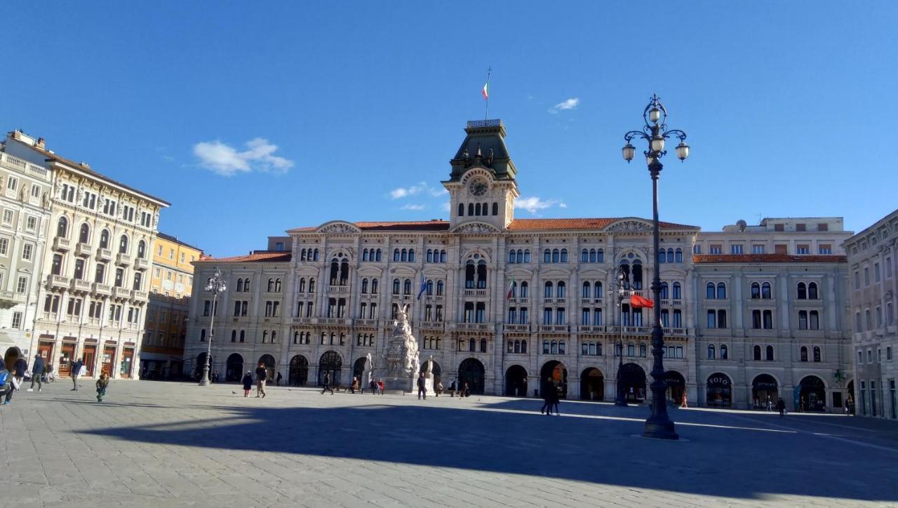 Casa Antica - Historical Apartment In Old City Center ตรีเอสเต ภายนอก รูปภาพ