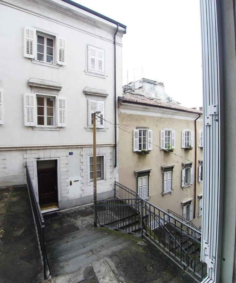 Casa Antica - Historical Apartment In Old City Center ตรีเอสเต ภายนอก รูปภาพ