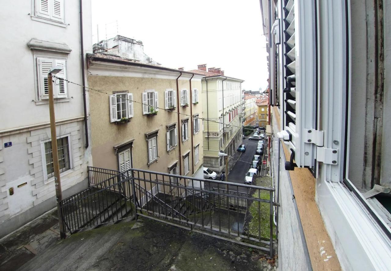 Casa Antica - Historical Apartment In Old City Center ตรีเอสเต ภายนอก รูปภาพ